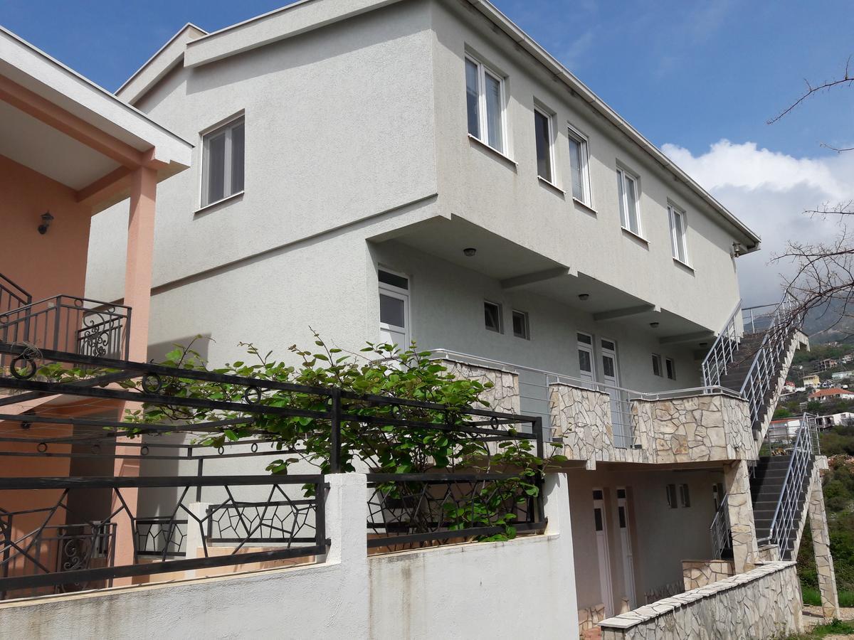 Apartments Vila Kurtagic Добра-Вода Экстерьер фото
