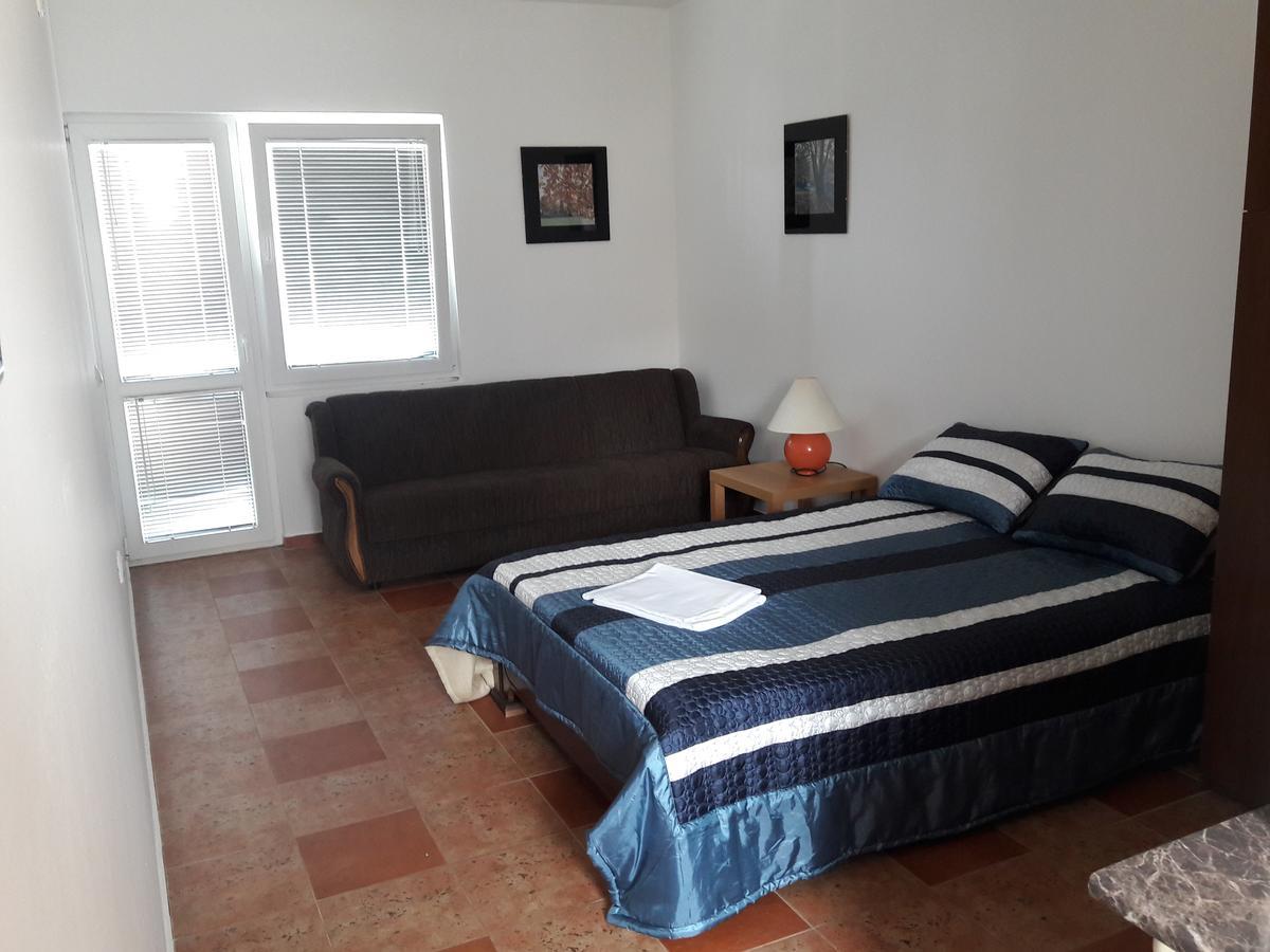 Apartments Vila Kurtagic Добра-Вода Экстерьер фото