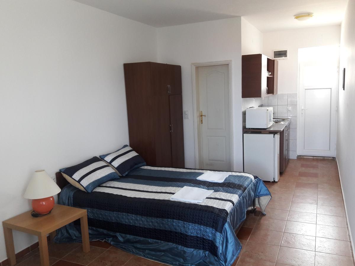 Apartments Vila Kurtagic Добра-Вода Экстерьер фото